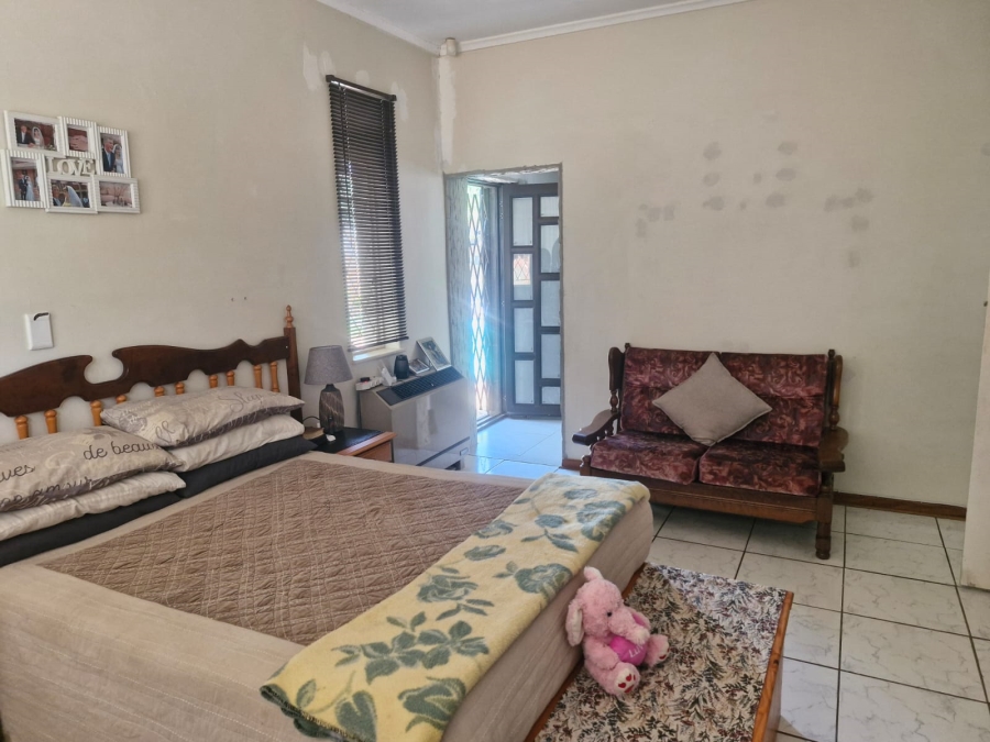 To Let 3 Bedroom Property for Rent in Flamwood North West